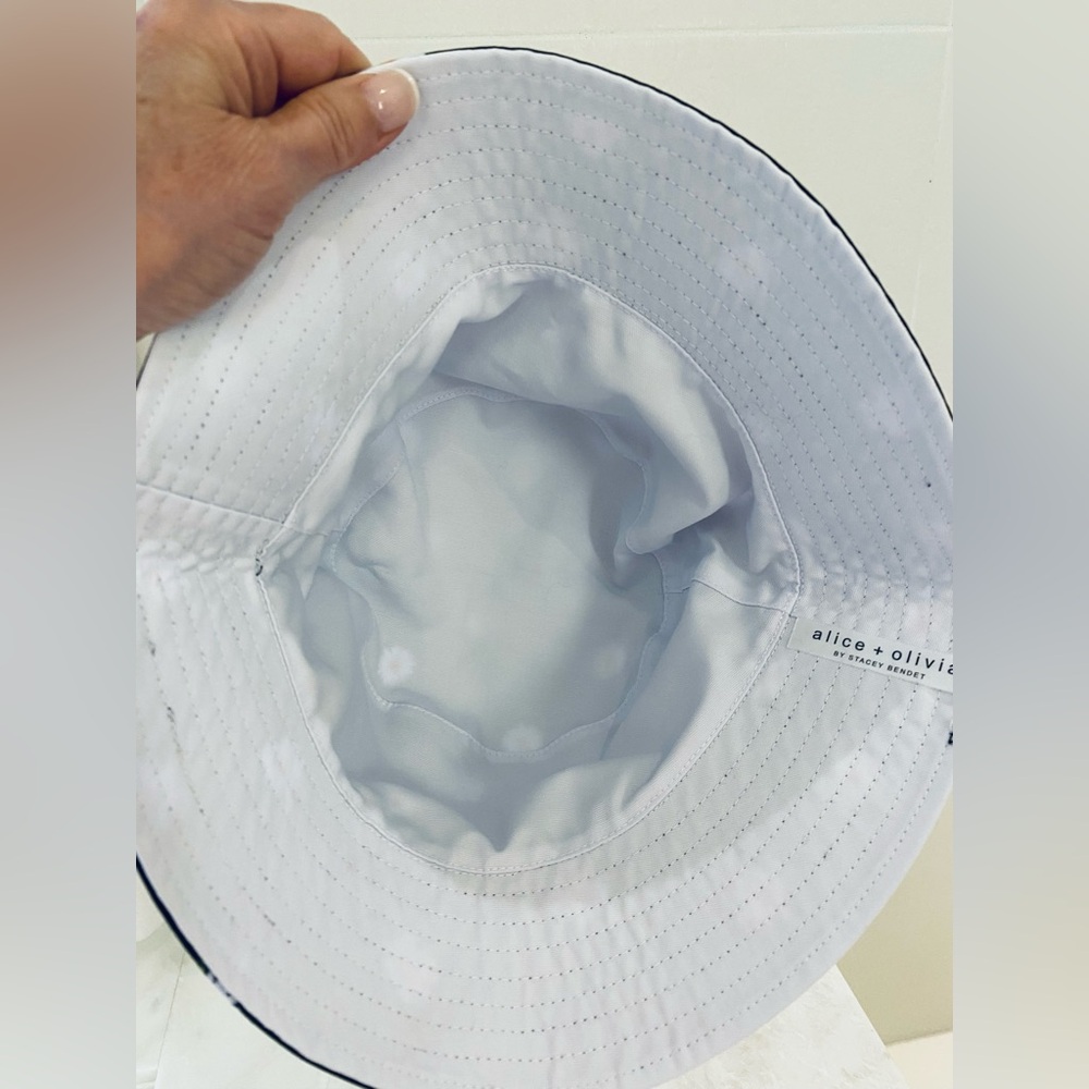 Alice + Olivia Reversible Bucket Hat - Picture 7 of 7